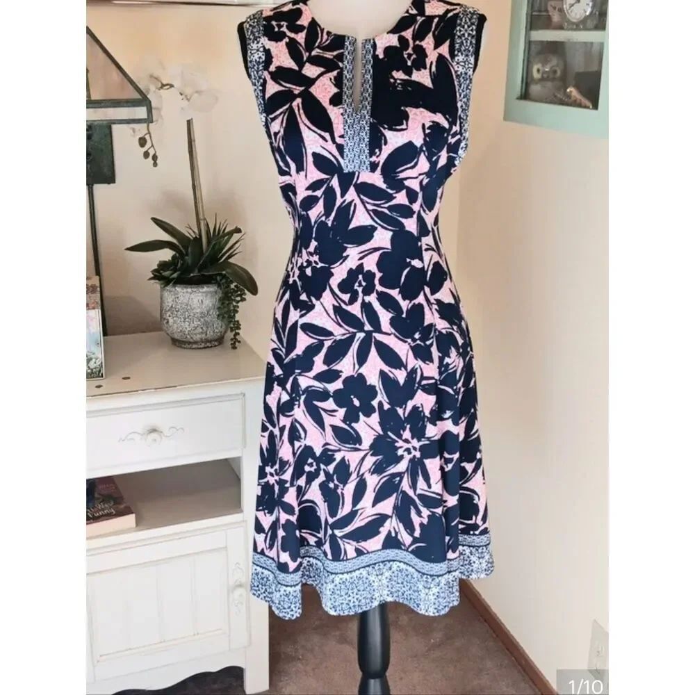 Liz Claiborne Bold Print Dress WIth Contrasting Trim